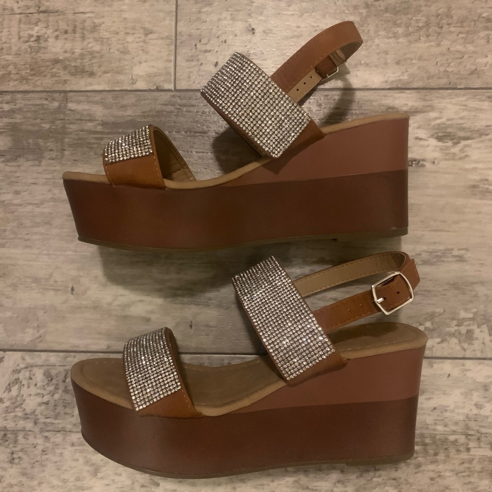 Platform Sandals - Picture 5 of 10